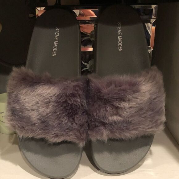 Grey faux fur Sandals - Picture 3 of 12